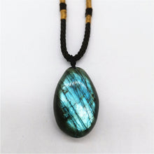 Load image into Gallery viewer, Natural Labradorite Moonstone Pendants