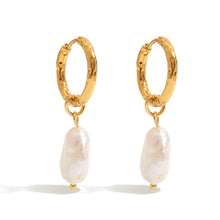 Load image into Gallery viewer, Women&#39;s Luxury Studs
